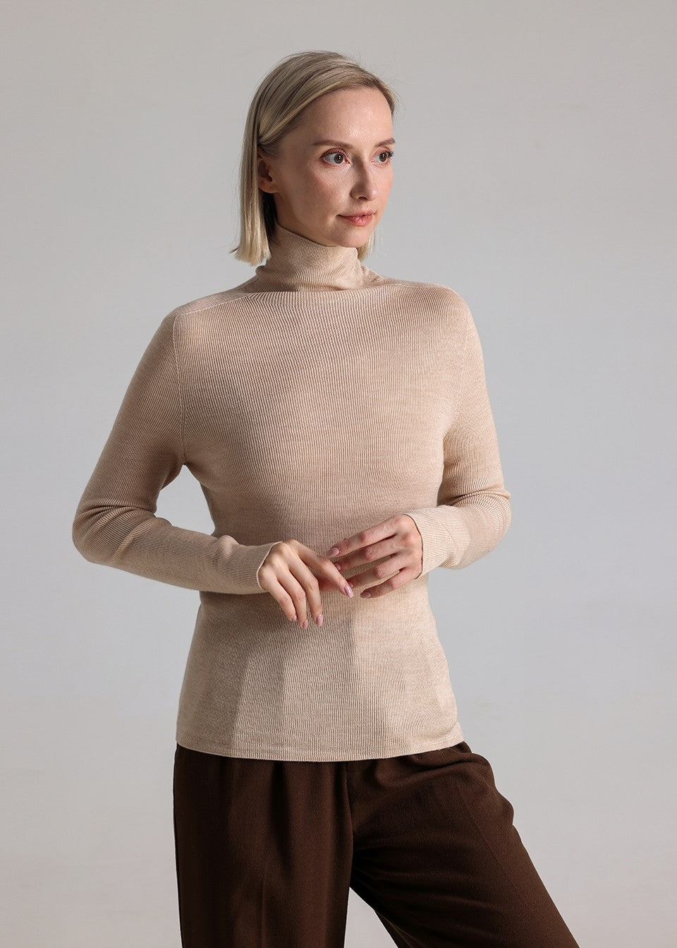 MANQUEEN M6601 Women's 100% Merino Wool Turtleneck Pullover Sweaters -Beige