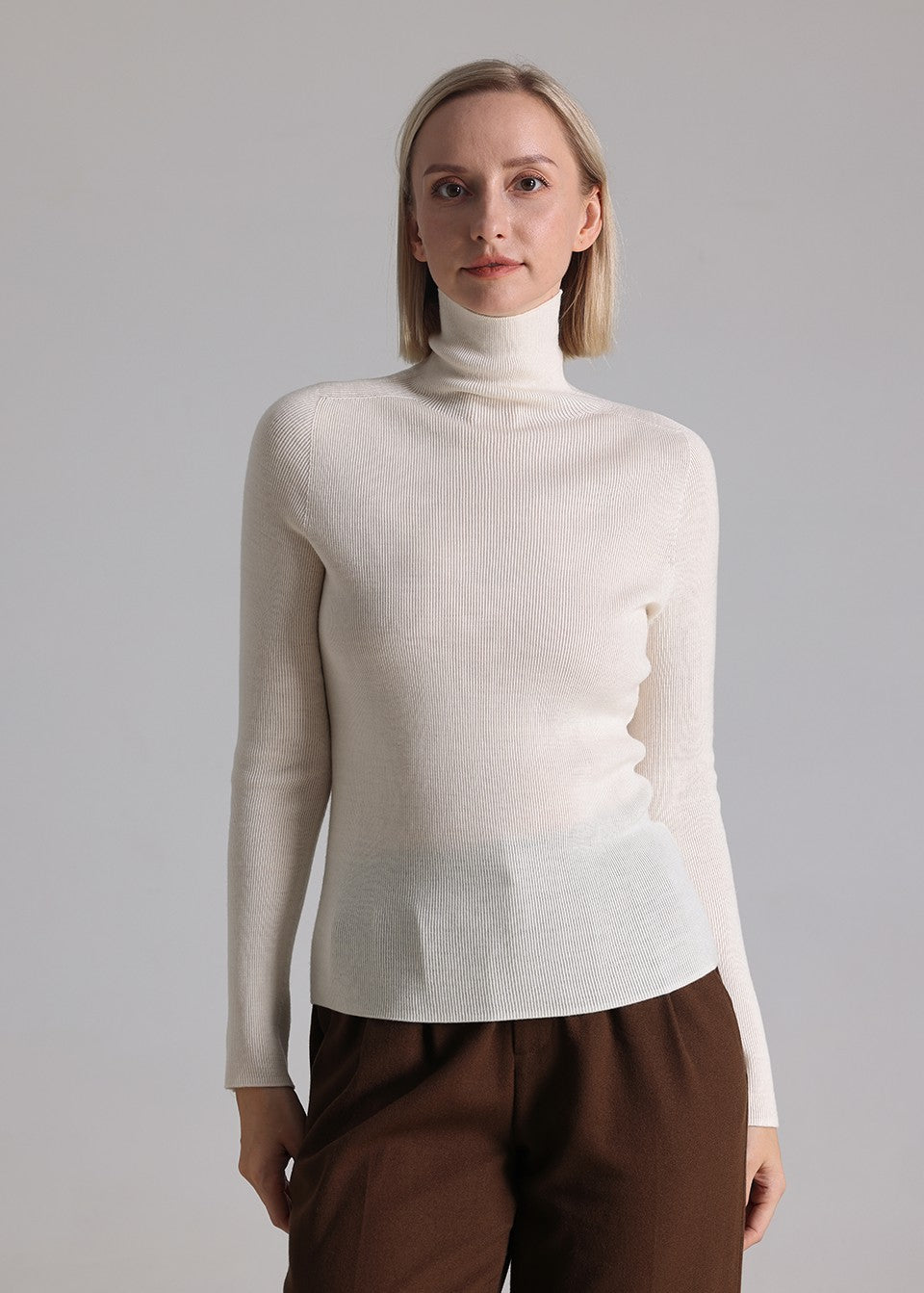 MANQUEEN M6601 Women's 100% Merino Wool Turtleneck Pullover Sweaters -White