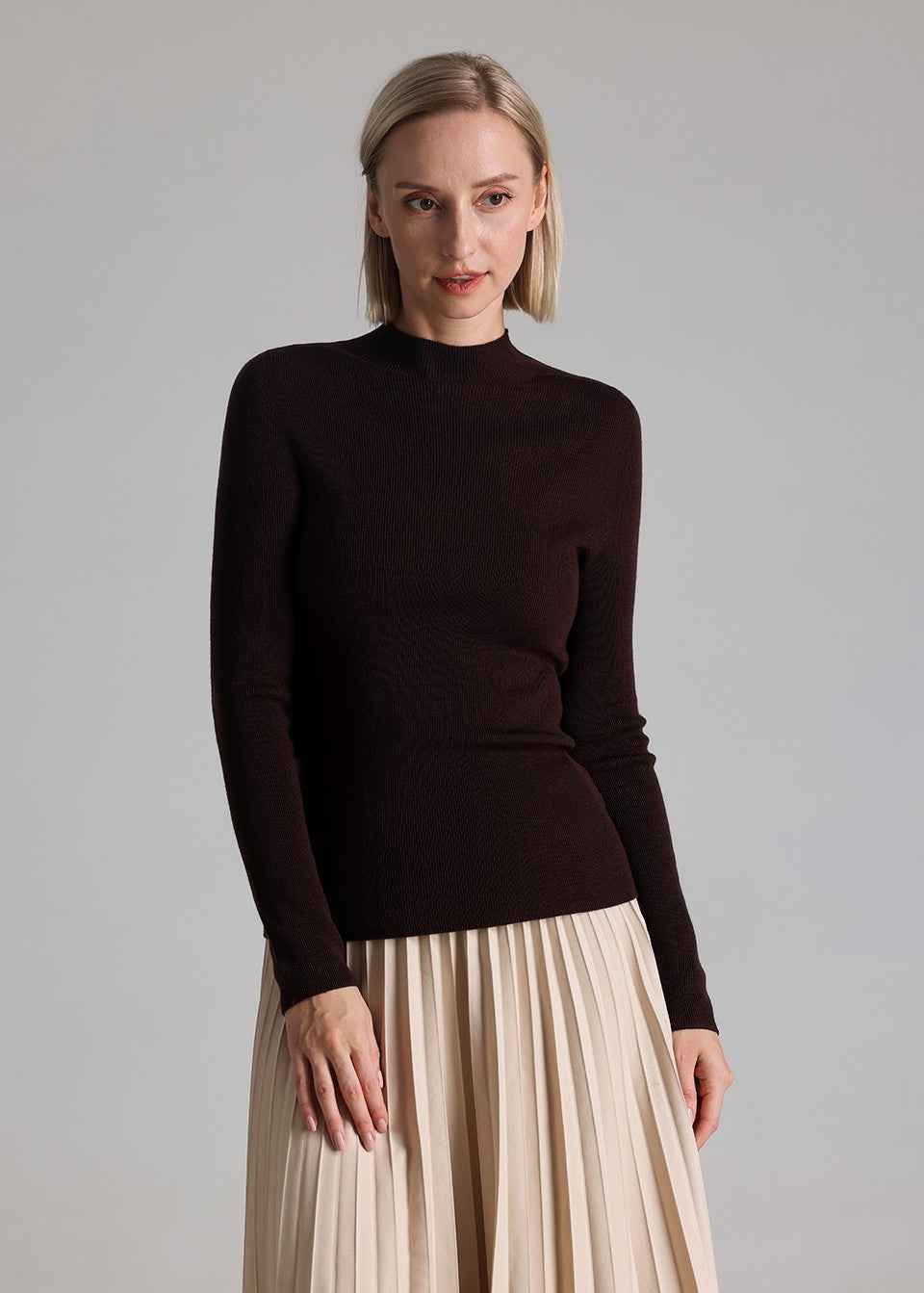 MANQUEEN M6602 Women's 100% Merino Wool Mock Neck Pullover Sweaters - Dark Coffee