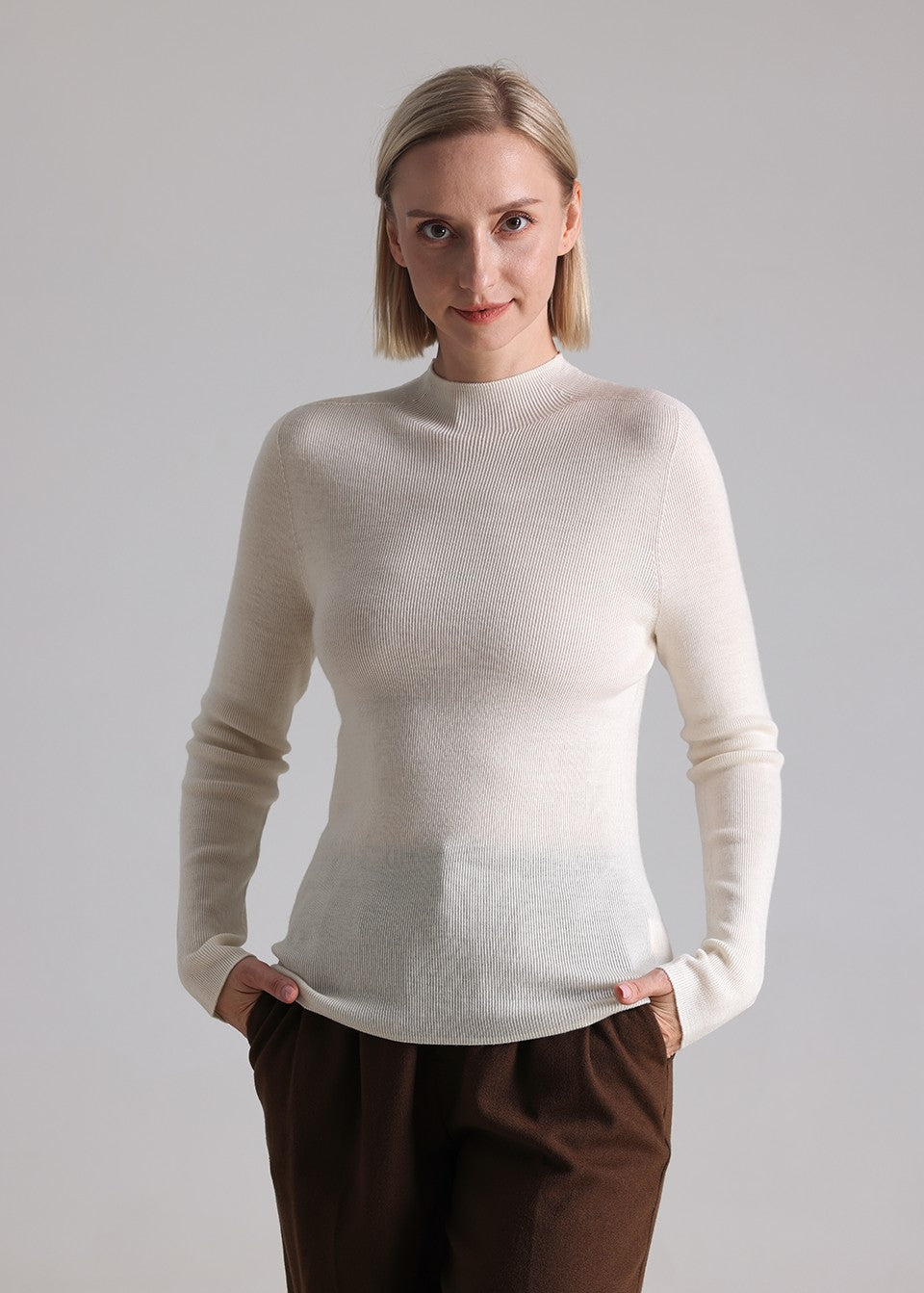 MANQUEEN M6602 Women's 100% Merino Wool Mock Neck Pullover Sweaters - White