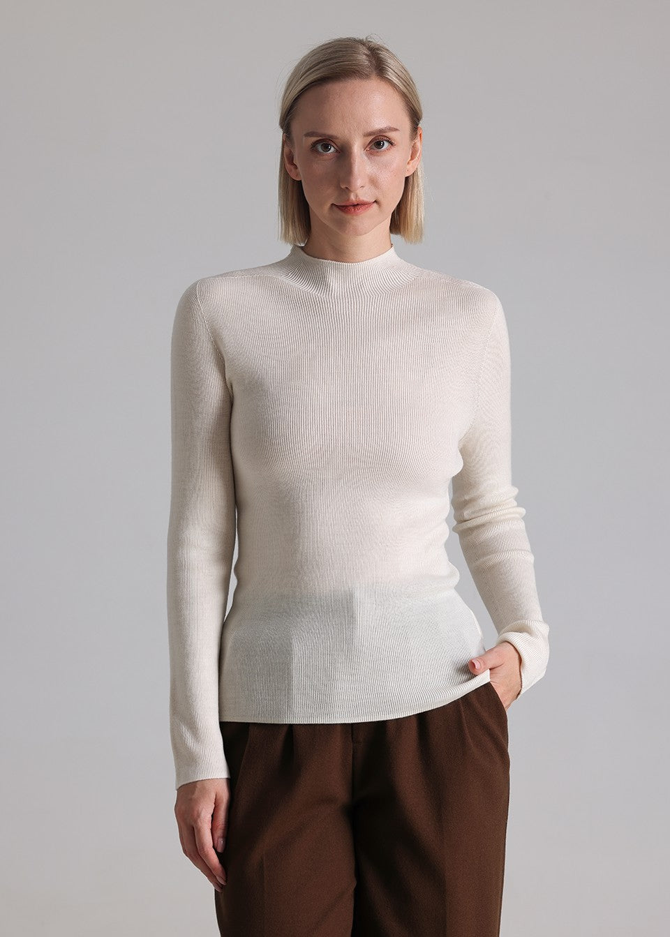 MANQUEEN M6602 Women's 100% Merino Wool Mock Neck Pullover Sweaters - White