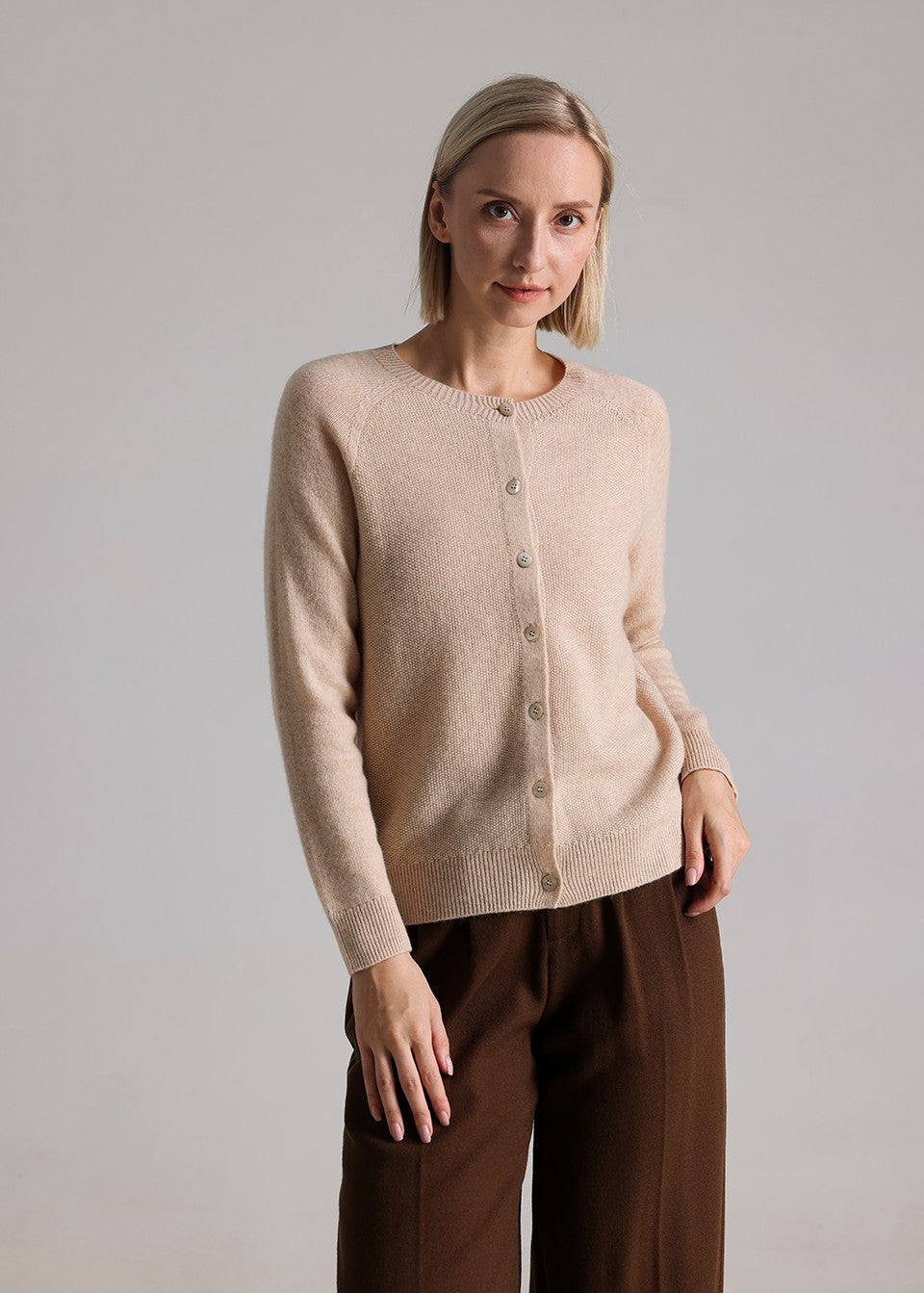 MANQUEEN M72335 Women's 100% Merino Wool Round Neck Cardigan Sweaters - Milk Tea Apricot