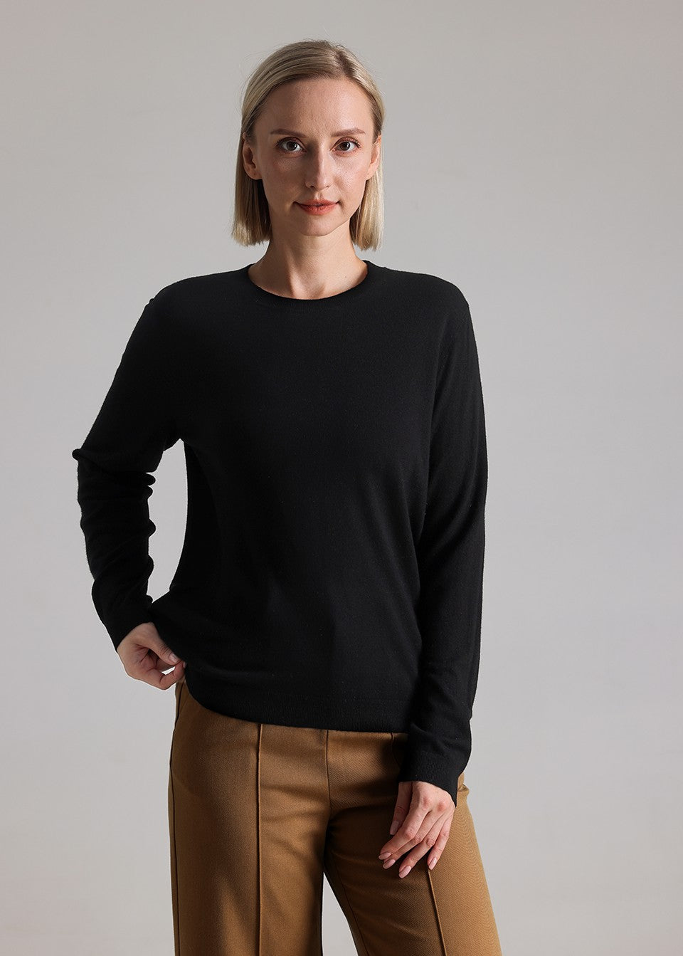 MANQUEEN M8828 Women's 100% Merino Wool Round Neck Pullover Sweaters - Black