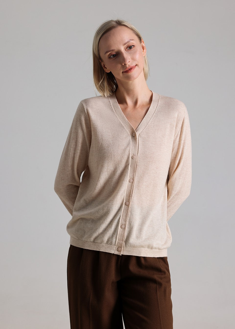 MANQUEEN M8831 Women's 100% Merino Wool V-Neck Cardigan Sweaters - Light Beige