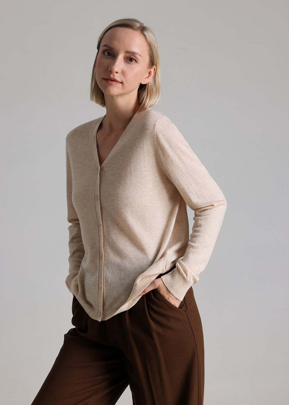 MANQUEEN M8831 Women's 100% Merino Wool V-Neck Cardigan Sweaters - Light Beige