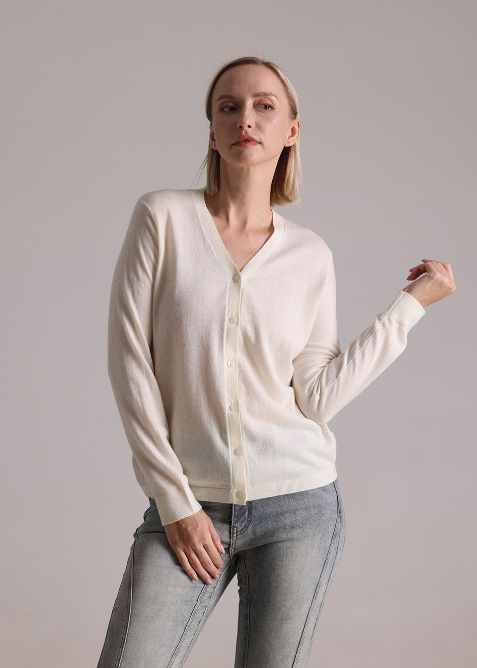 MANQUEEN M8831 Women's 100% Merino Wool V-Neck Cardigan Sweaters - White